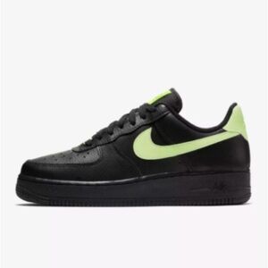 Nike WOMEN'S Air Force 1 '07 Black/Barely Volt women’s 6